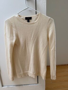 Charter Club Cream Crewneck Cashmere Sweater